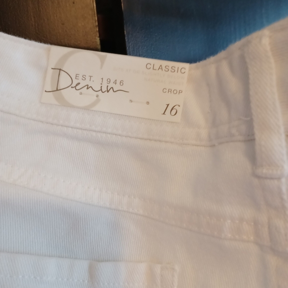 Ladies Spring Outfit - Picture 3 of 4